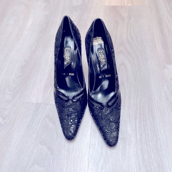 ESTILOS Black Suede and Patent Leather Textured Pumps . - Picture 1 of 7